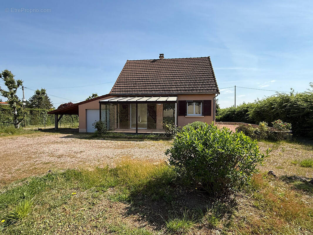 Maison à RENAISON