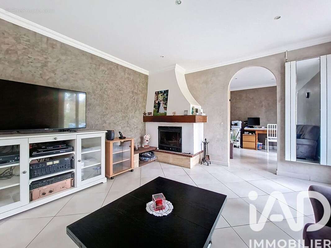 Photo 9 - Maison à SAINT-FARGEAU-PONTHIERRY