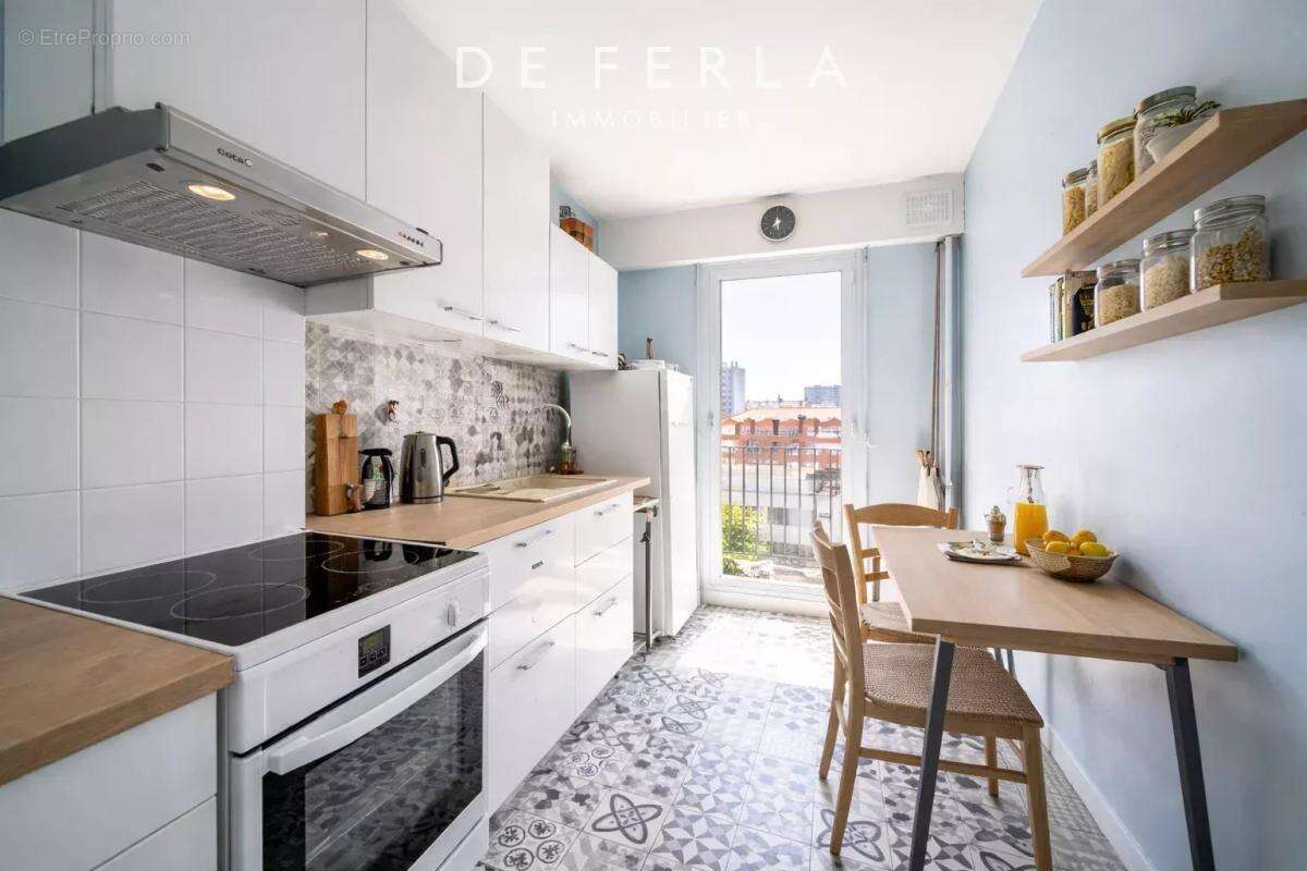 Appartement à PARIS-15E