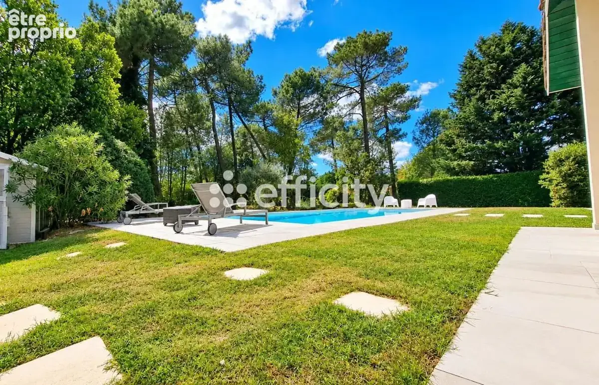 Maison 6 pièces 207 m² à vendre à Pessac (33600) - photo 2