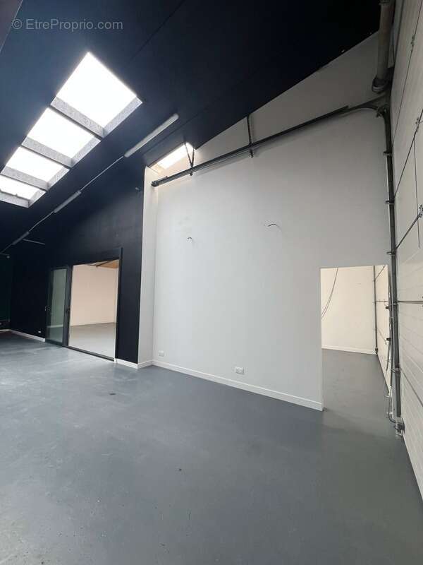 Commerce à SAINT-VIVIEN