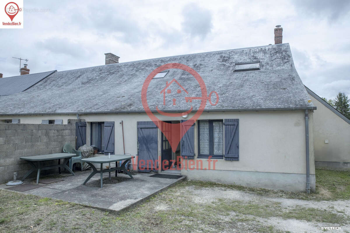 Maison à MOULINS-SUR-YEVRE