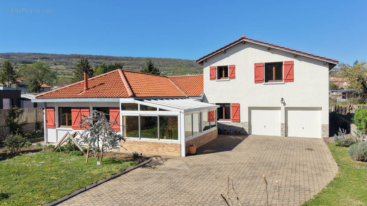 Maison à SAINT-AMANT-TALLENDE