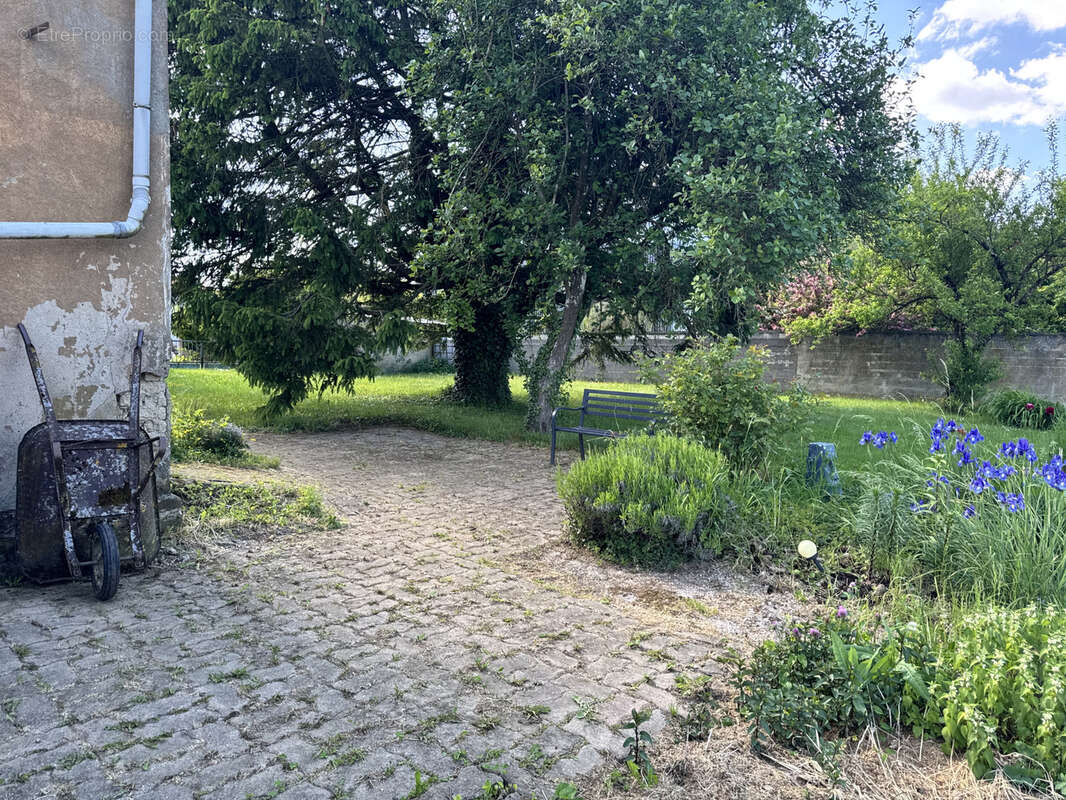 Appartement à SAINT-PRIVAT-LA-MONTAGNE