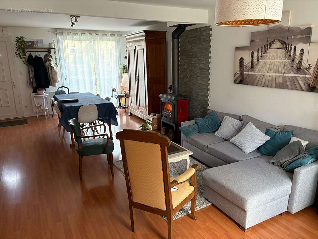 Maison à SAINT-DENIS-DE-GASTINES