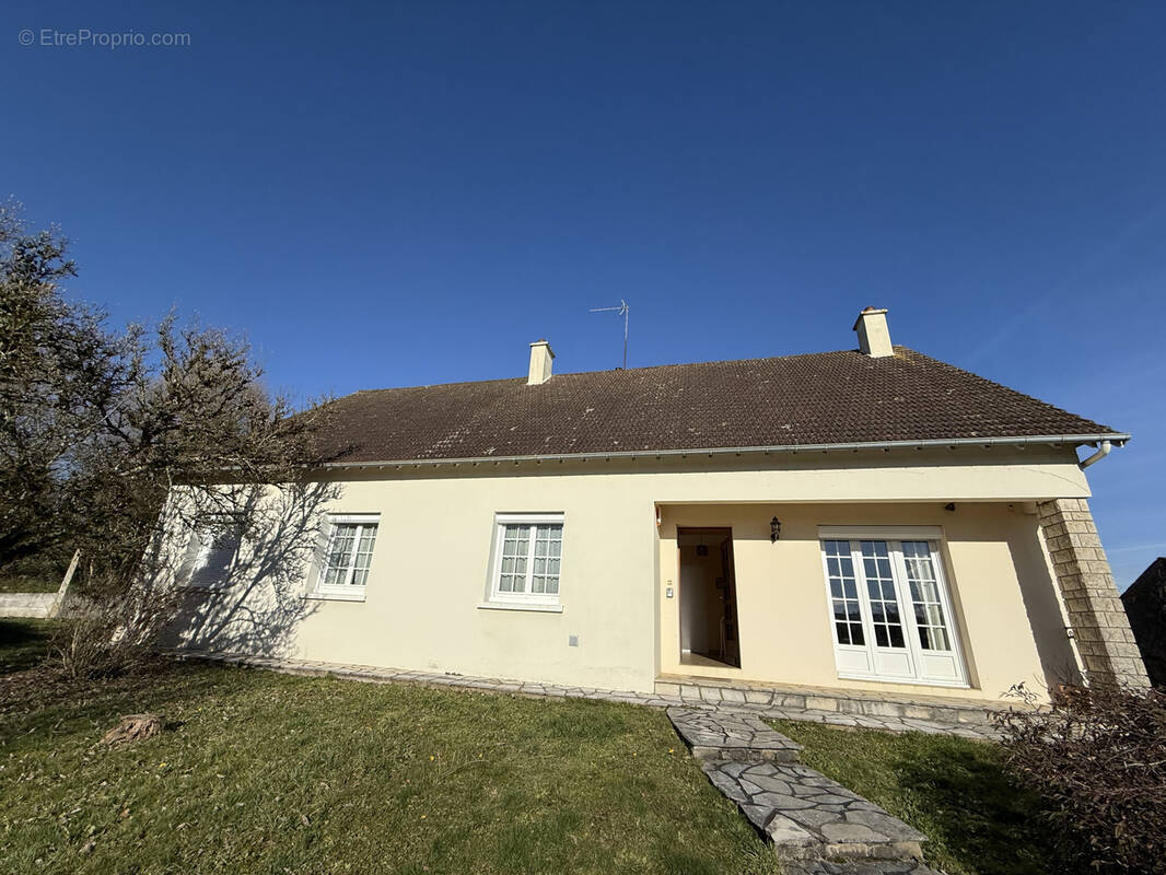 Maison à NEUVY-DEUX-CLOCHERS