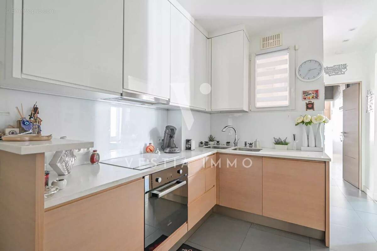 Appartement à CHARENTON-LE-PONT