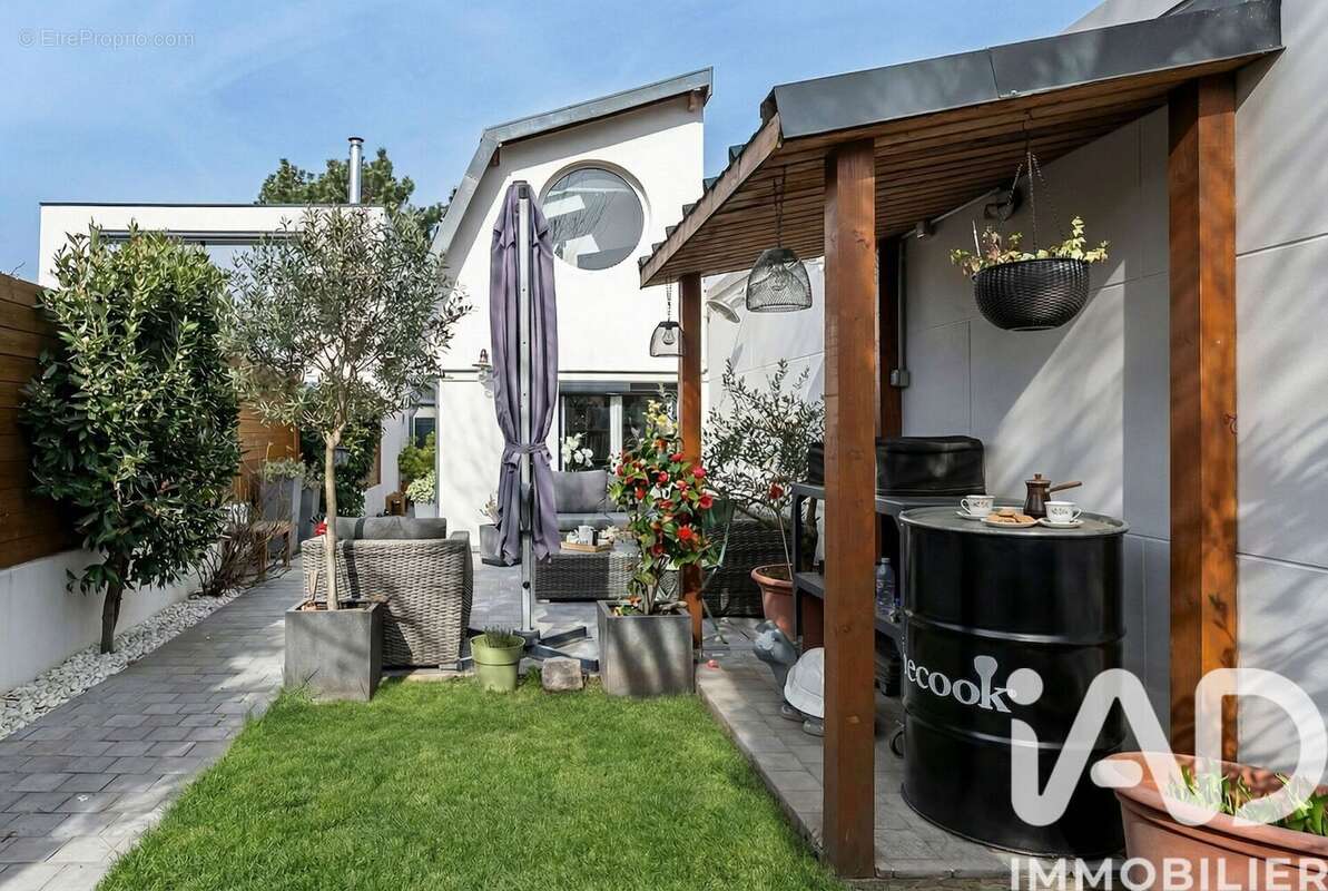 Photo 2 - Maison à NANTERRE