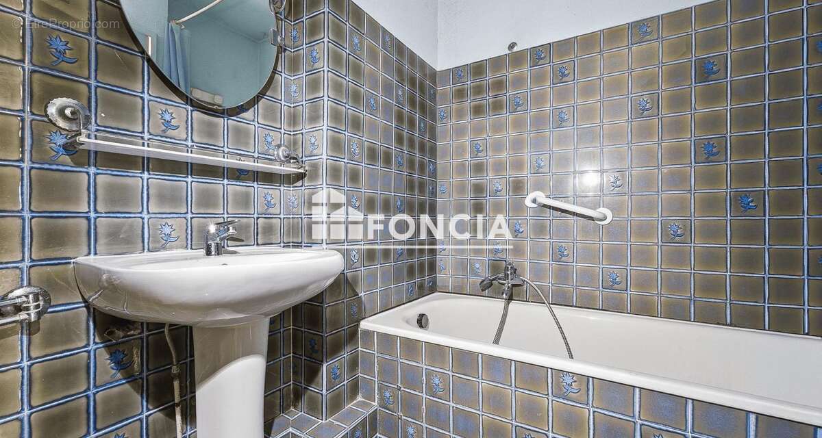 À vendre - 4 pièces en étage élevé avec balcon, garage et cave - Nice Ouest - photo 9