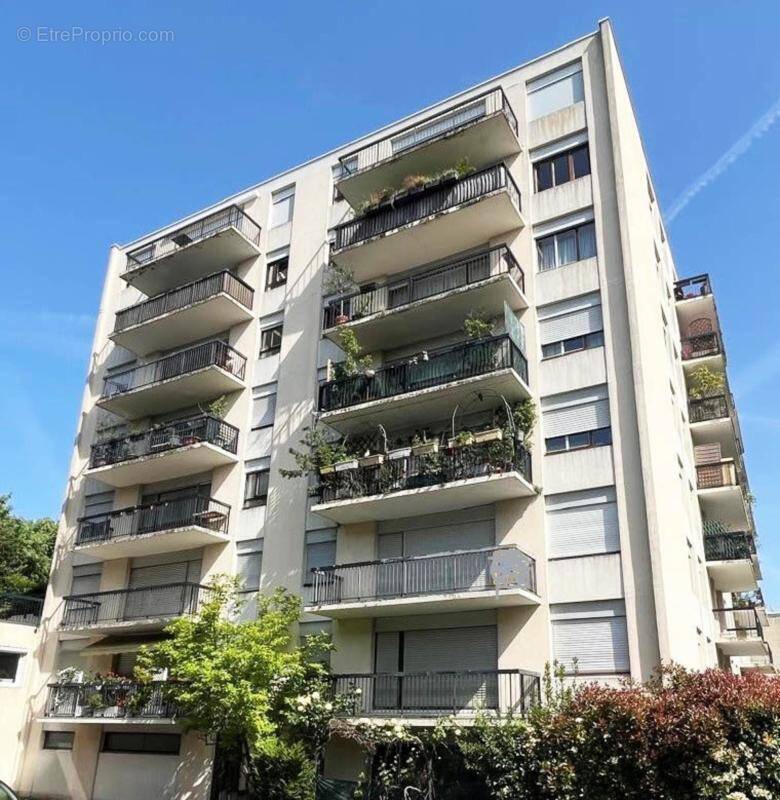 Appartement à SURESNES