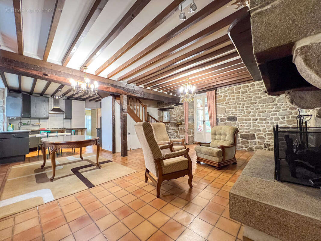Athis de l'Orne - Maison en pierre avec gîte - photo 3