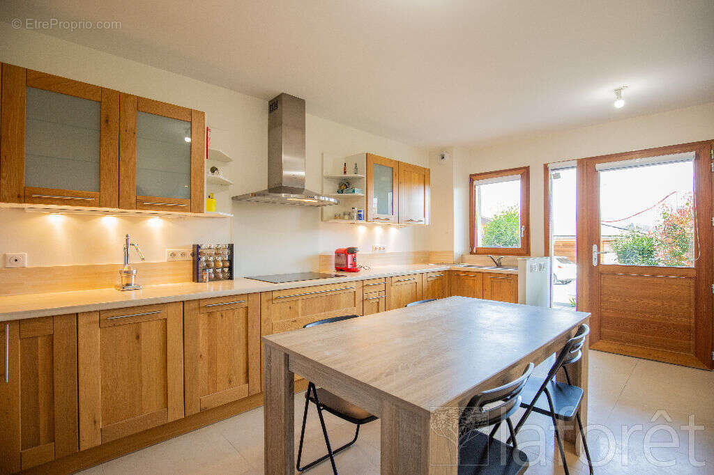 Appartement à POISY