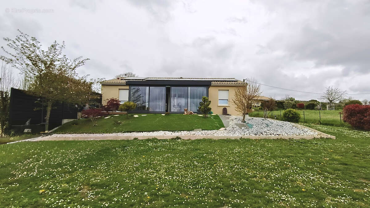 Maison à SAINT-MARTIAL-DE-MIRAMBEAU