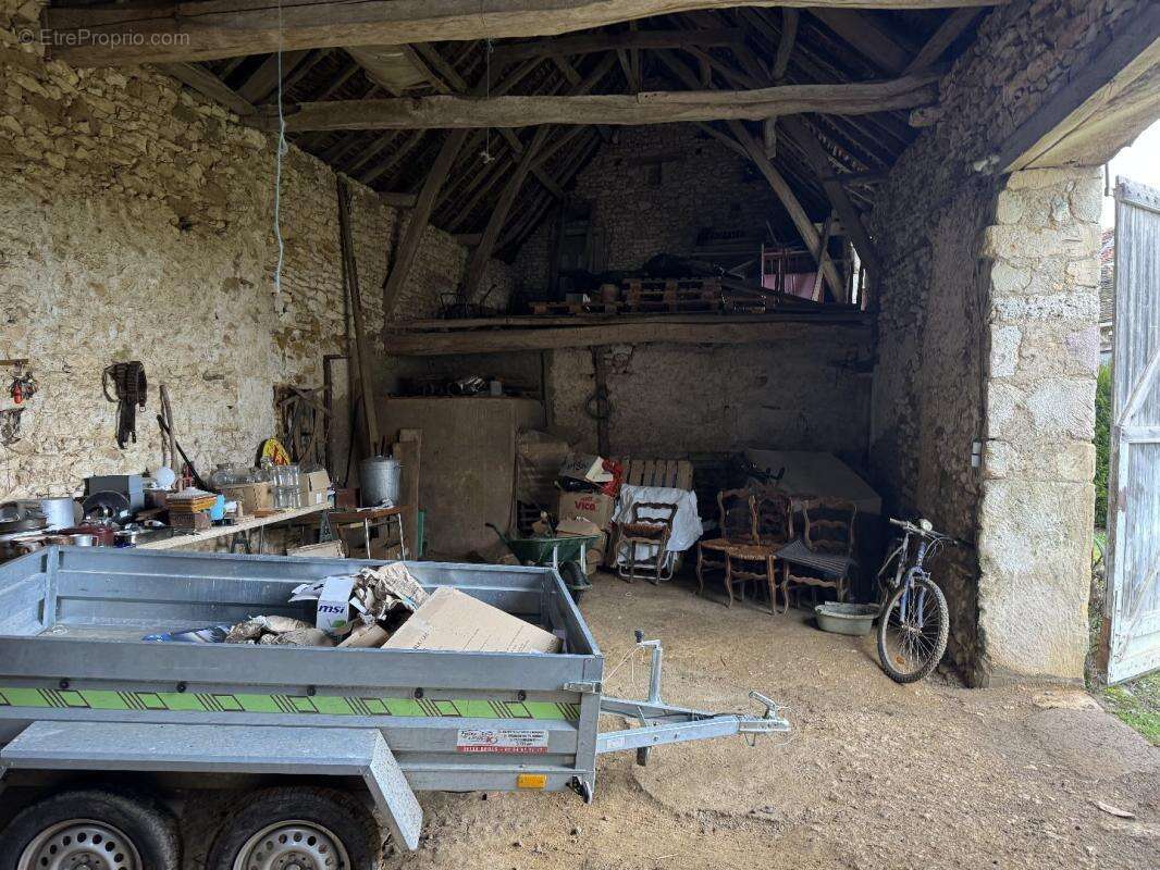 Maison à POULIGNY-SAINT-PIERRE