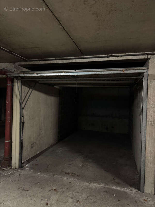Parking à SURESNES