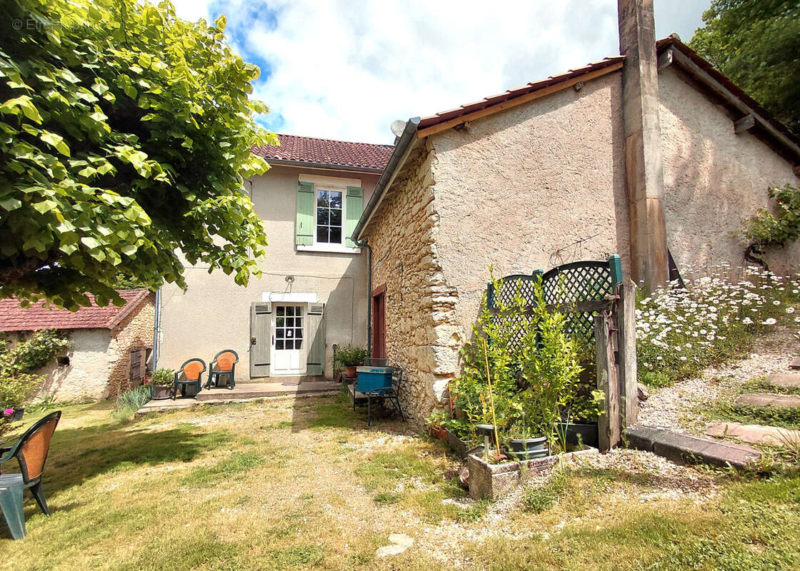 Maison à CHATEAU-L'EVEQUE