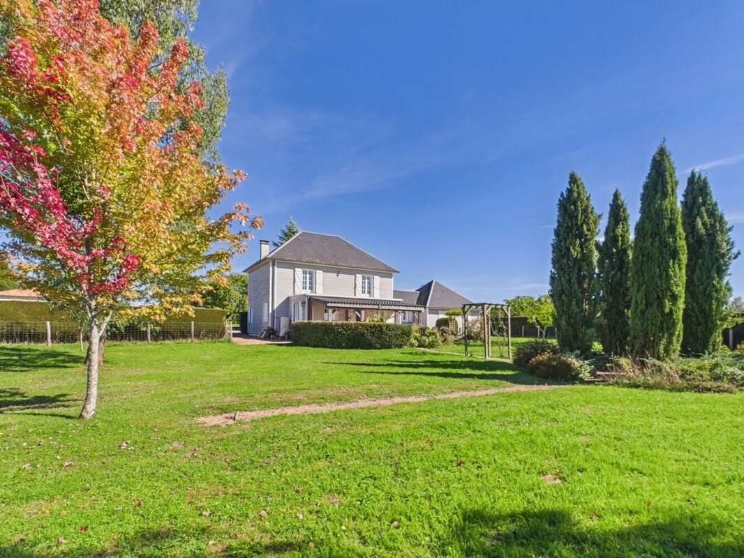 Maison à ABJAT-SUR-BANDIAT