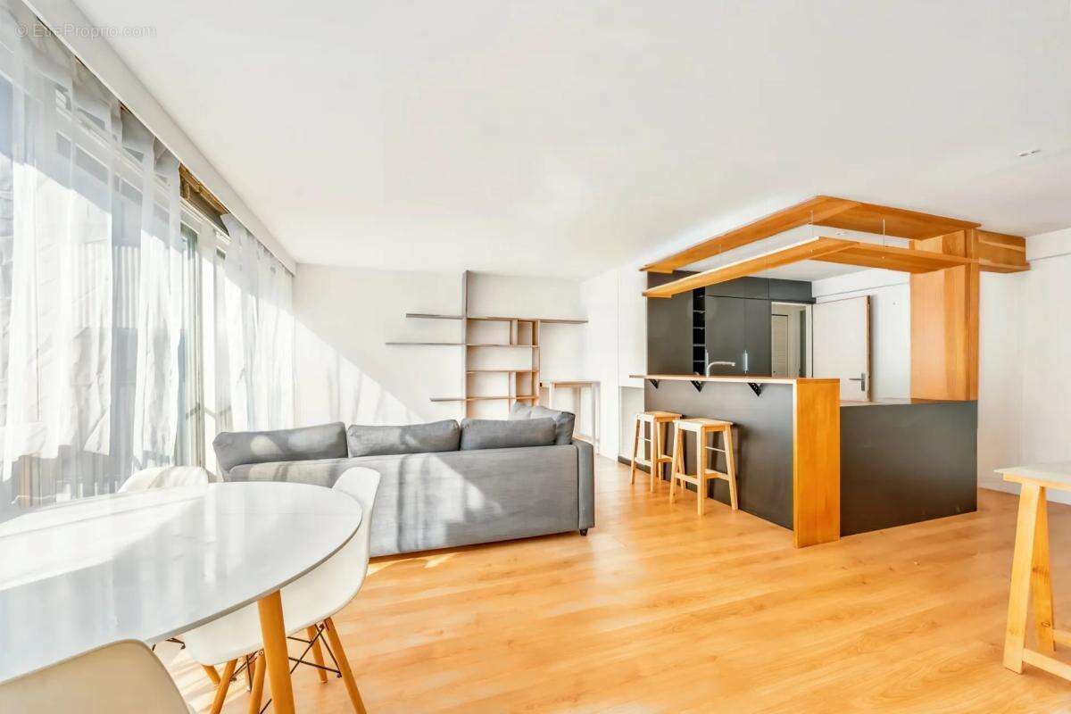 Appartement à PARIS-14E