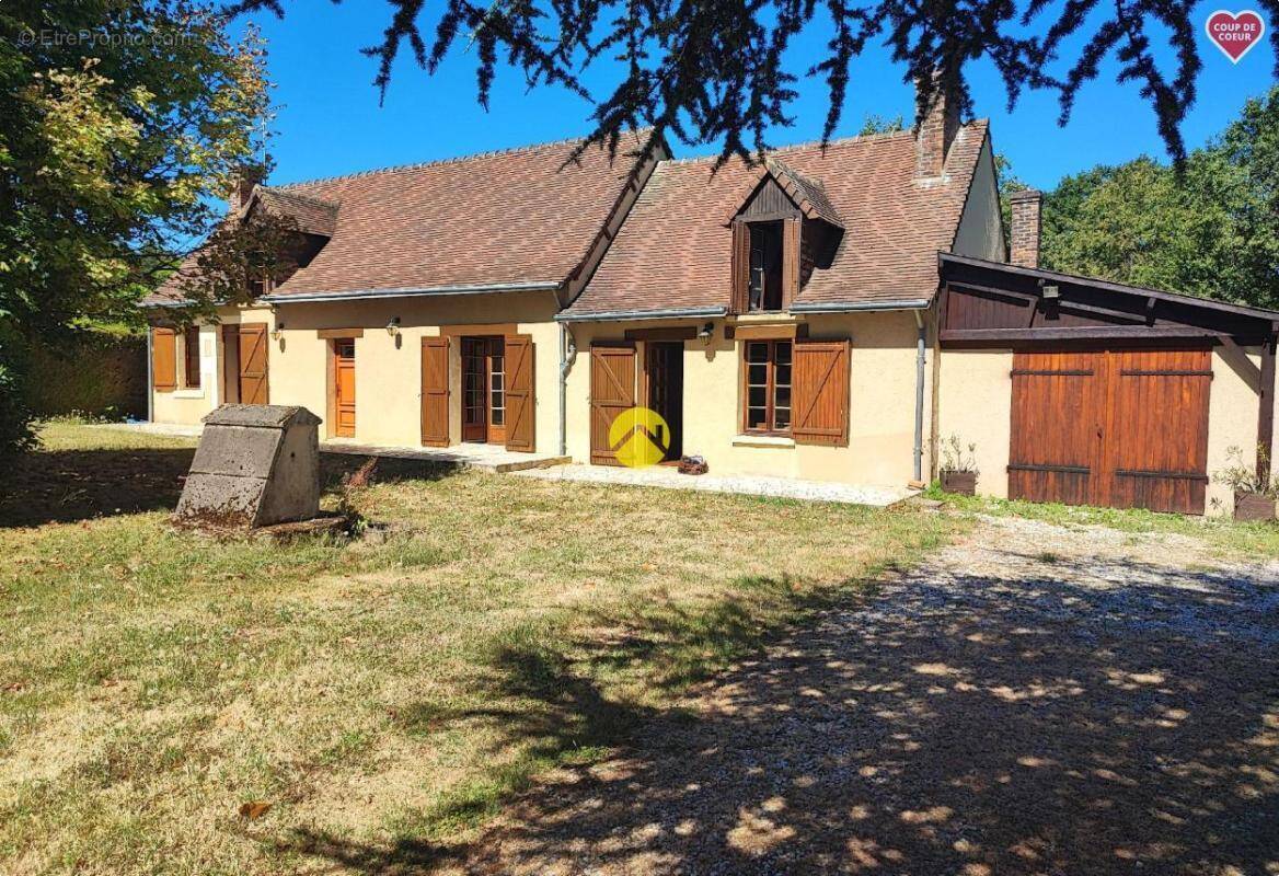 Maison à SAINT-DENIS-DE-JOUHET