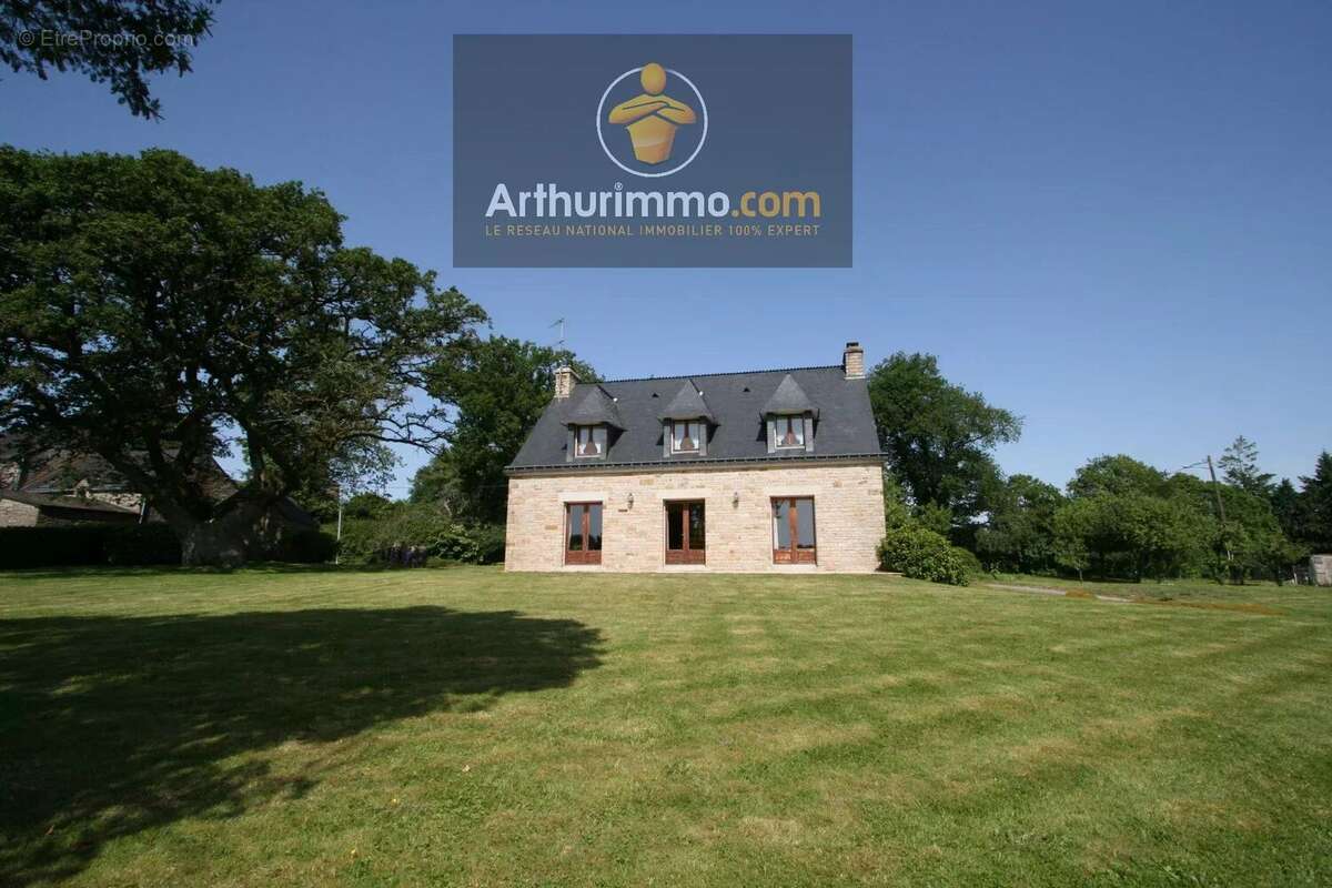 Maison à PLUMELEC
