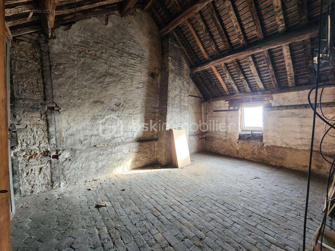 Maison à VILLENEUVE-LA-GUYARD