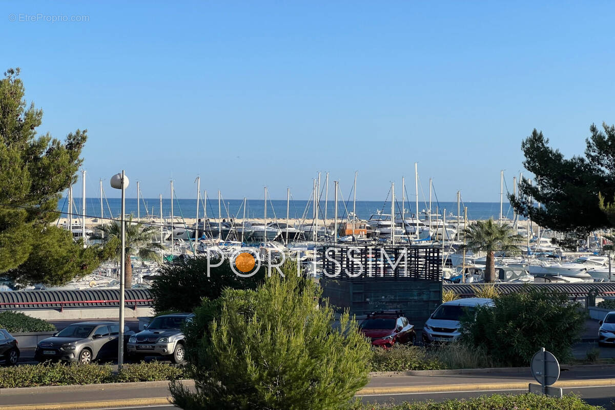 Appartement à SAINT-LAURENT-DU-VAR