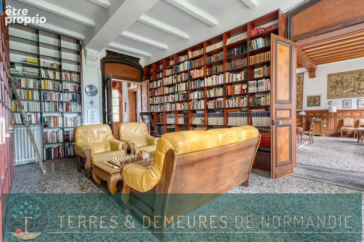 Domaine historique en normandie  château xviie & dépendances  4,5 hectares - photo 10