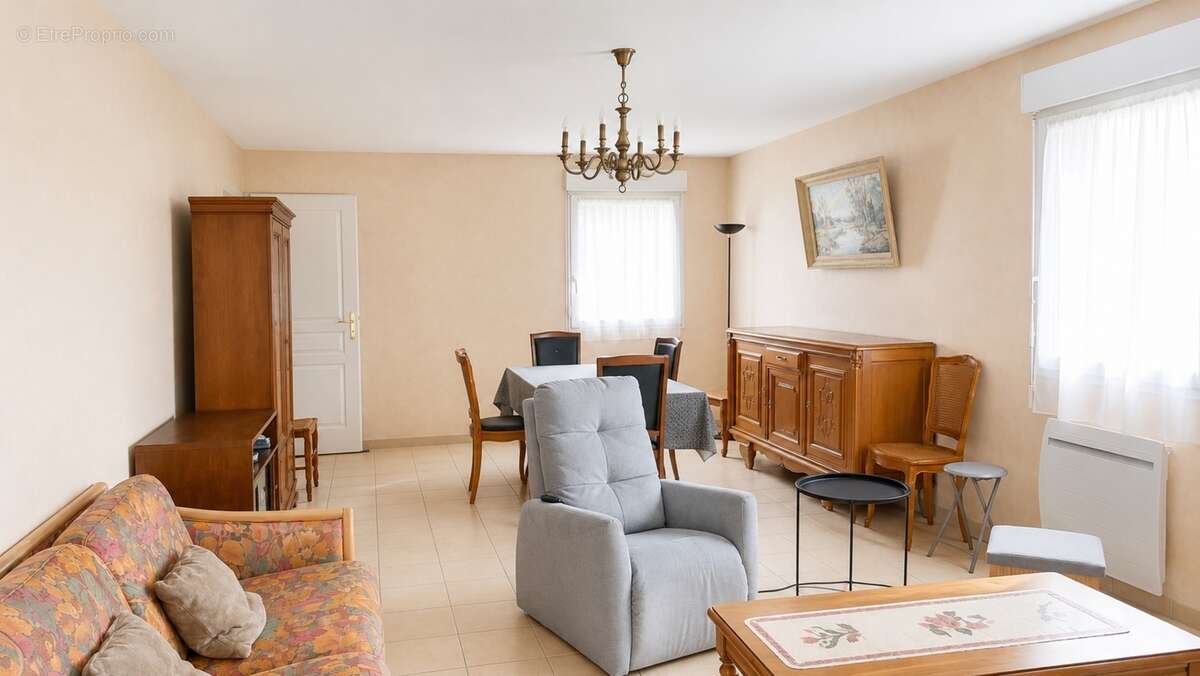 Appartement à vendre 4 pièces VANNES (56) avec deux garages - photo 3