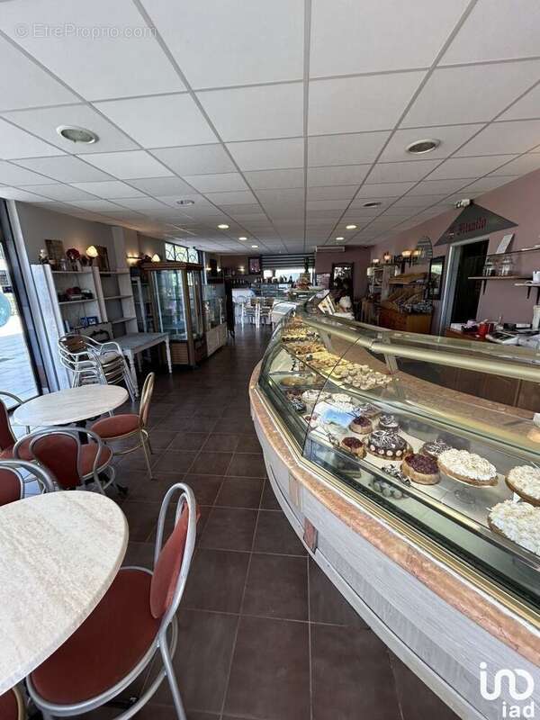 Photo 8 - Commerce à PELISSANNE