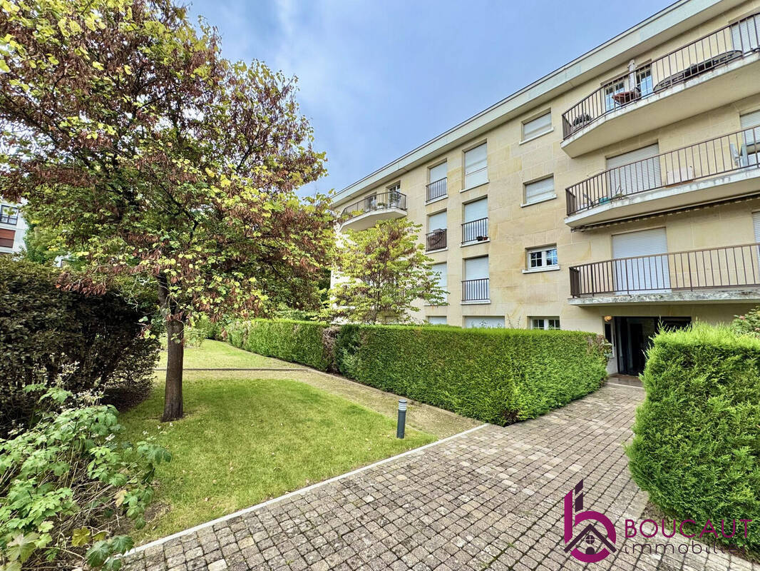 Appartement à LE PLESSIS-ROBINSON
