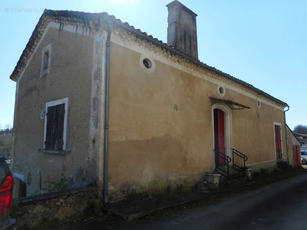 Maison à MEZIN
