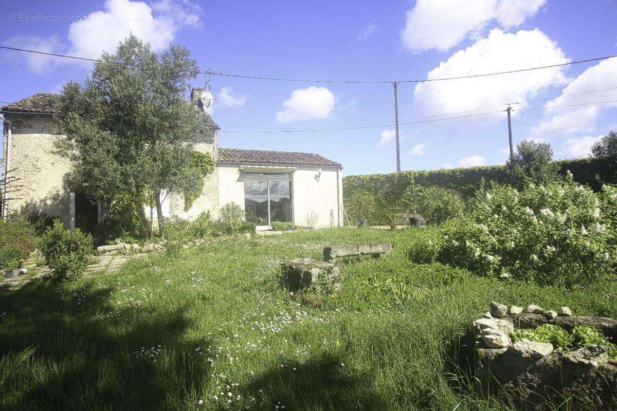Maison à LA BENATE