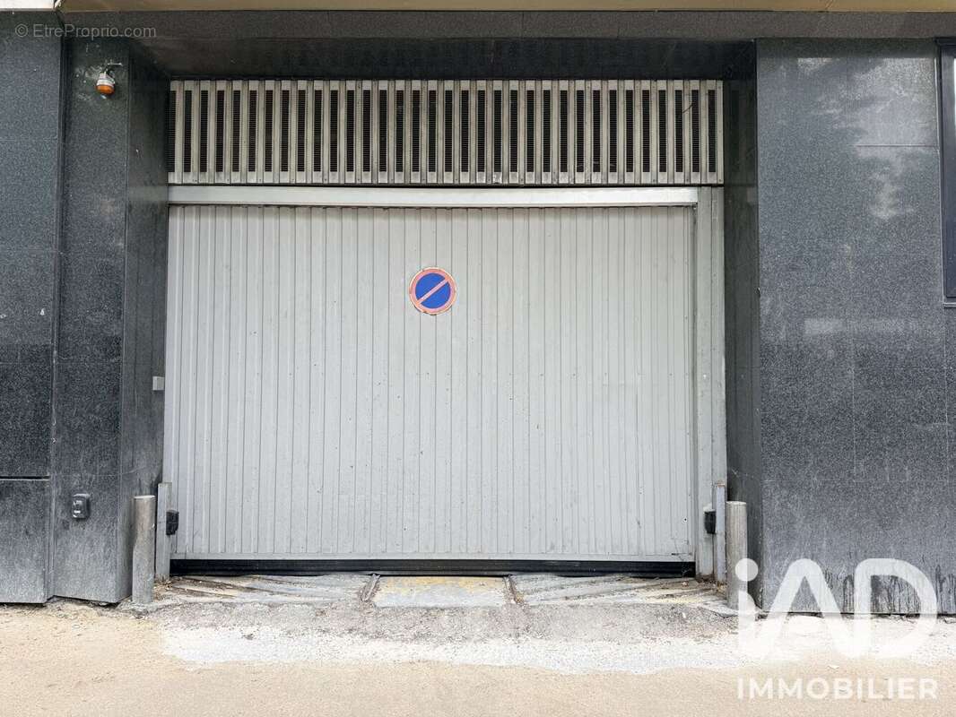 Parking 200 m² à Paris-19e  - photo 5