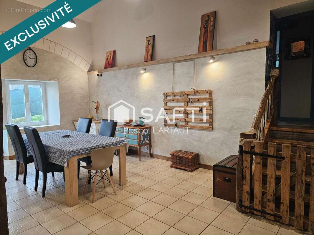 Maison 174 m² à Augerans  - photo 4
