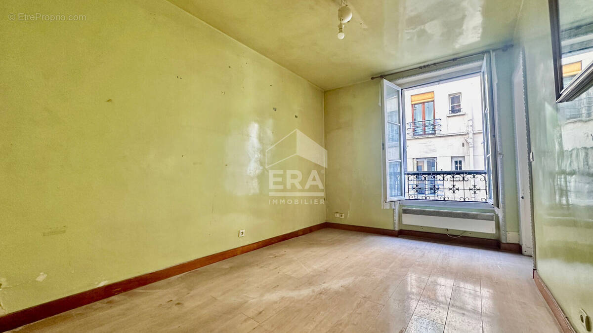 Appartement à PARIS-10E