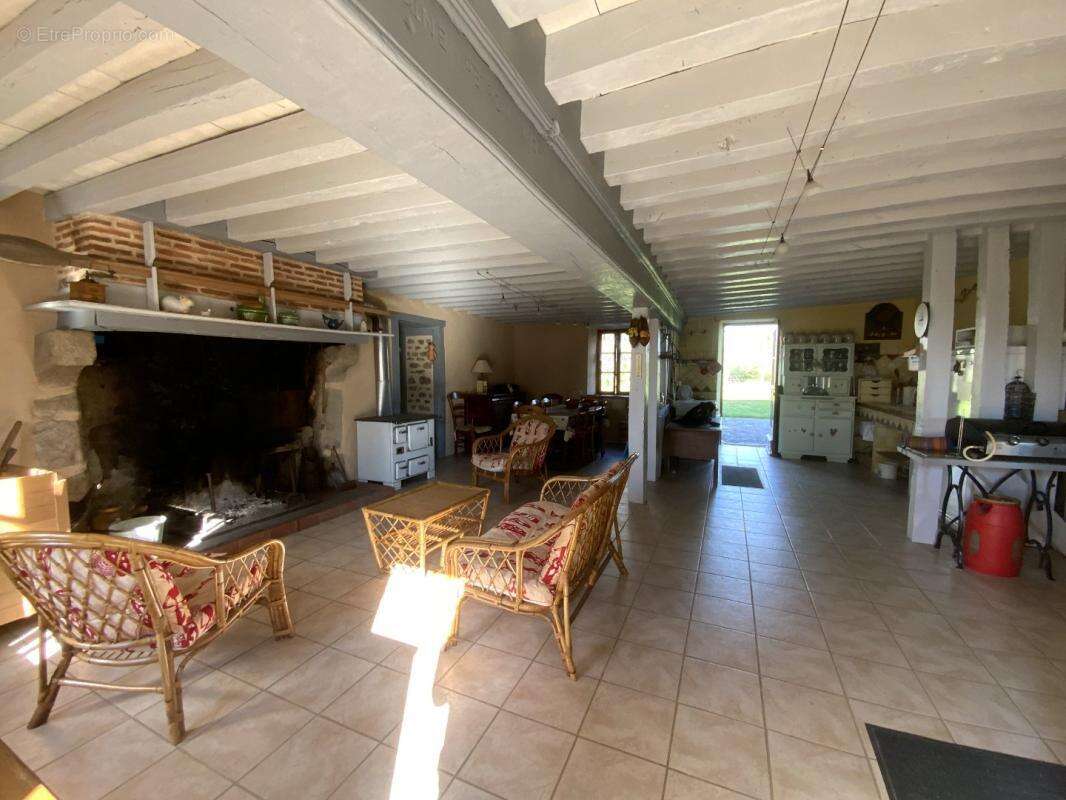 Maison à LOURDOUEIX-SAINT-PIERRE