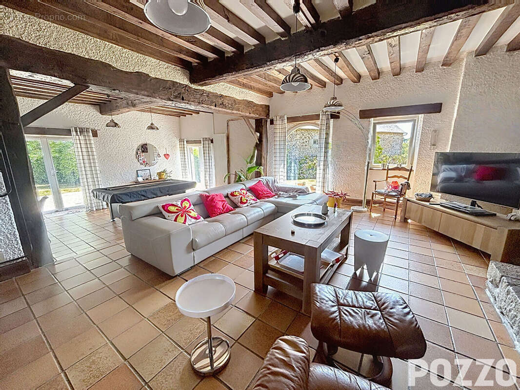 A Vendre - Marcilly - Maison 9 pièce(s) 255 m² - photo 8