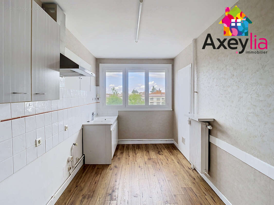 Appartement à LE COTEAU