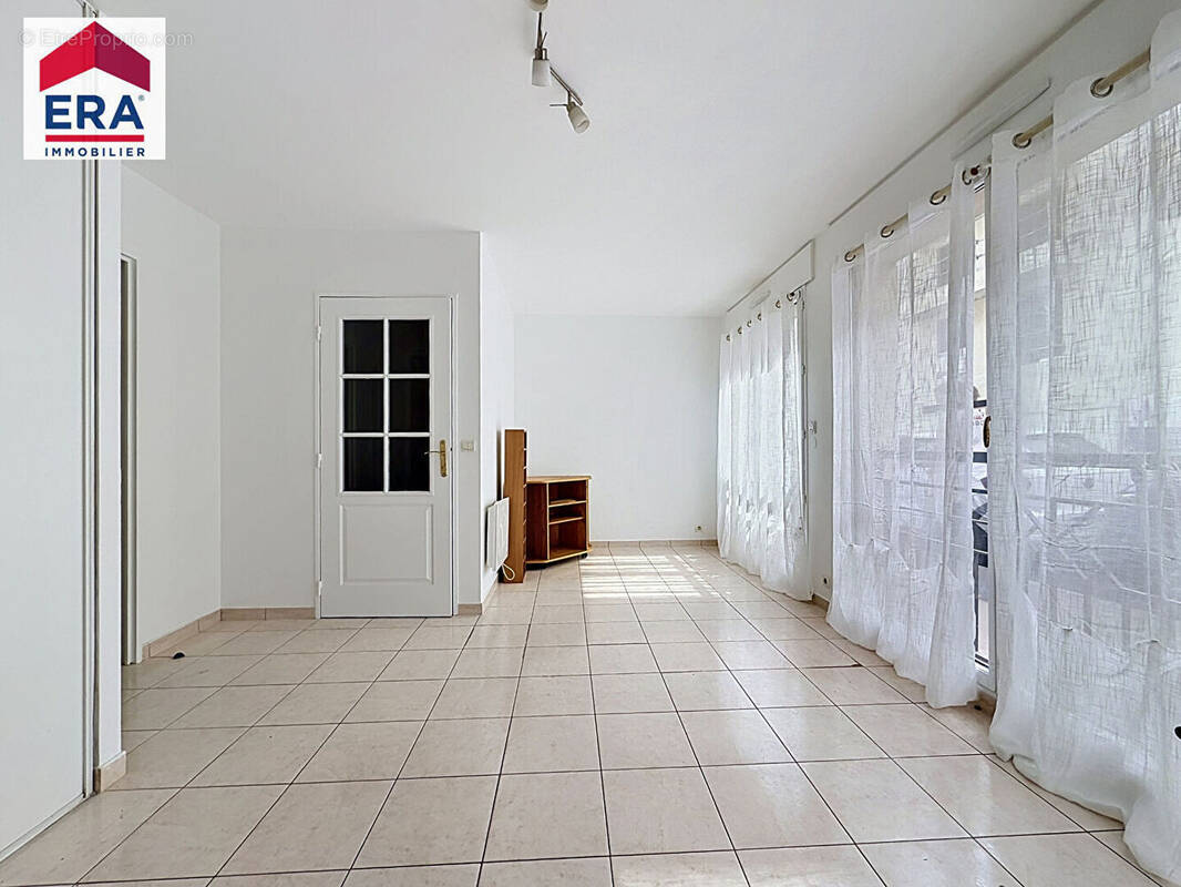 Appartement à CHARENTON-LE-PONT