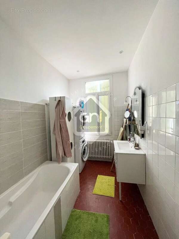 Appartement à ROGNONAS
