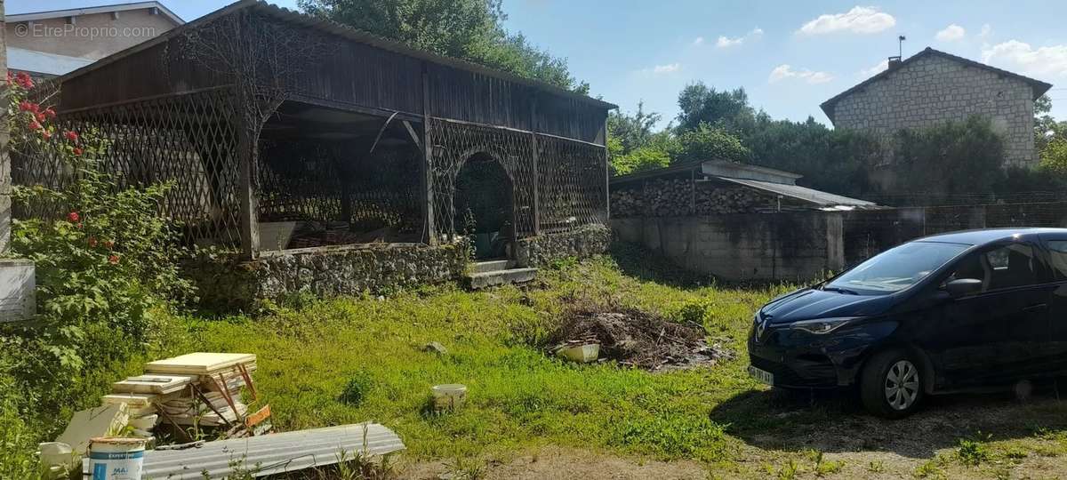 Maison à BAZINCOURT-SUR-SAULX