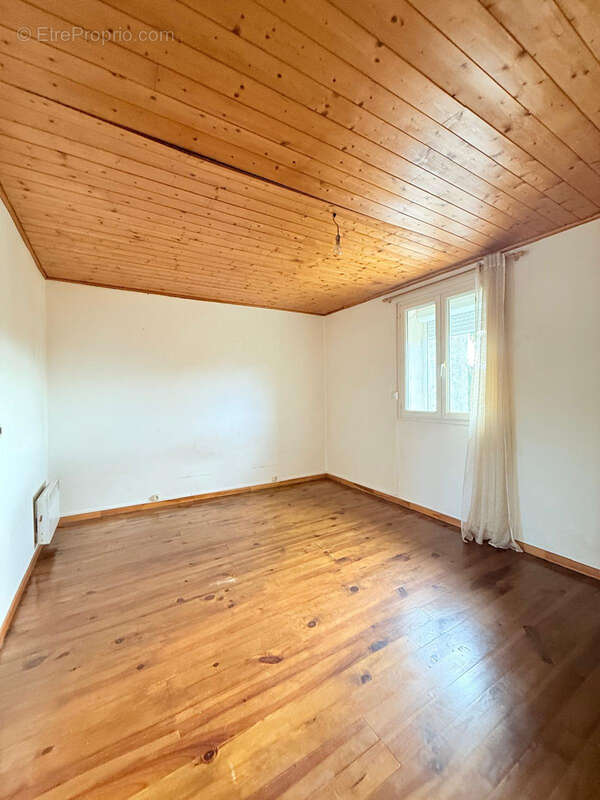 Maison à SAINT-ESTEVE