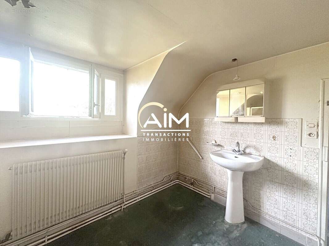 Maison à NAZELLES-NEGRON