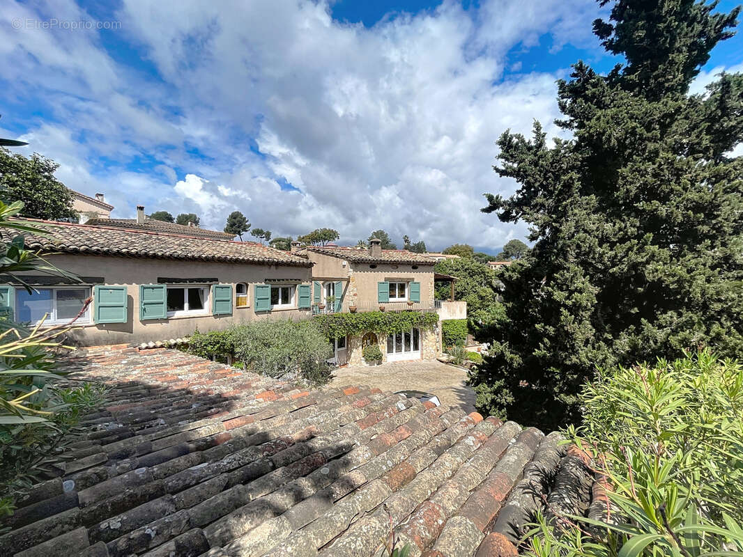 À VENDRE   Villa de charme avec vue mer, piscine chauffée et 6 chambres - photo 4