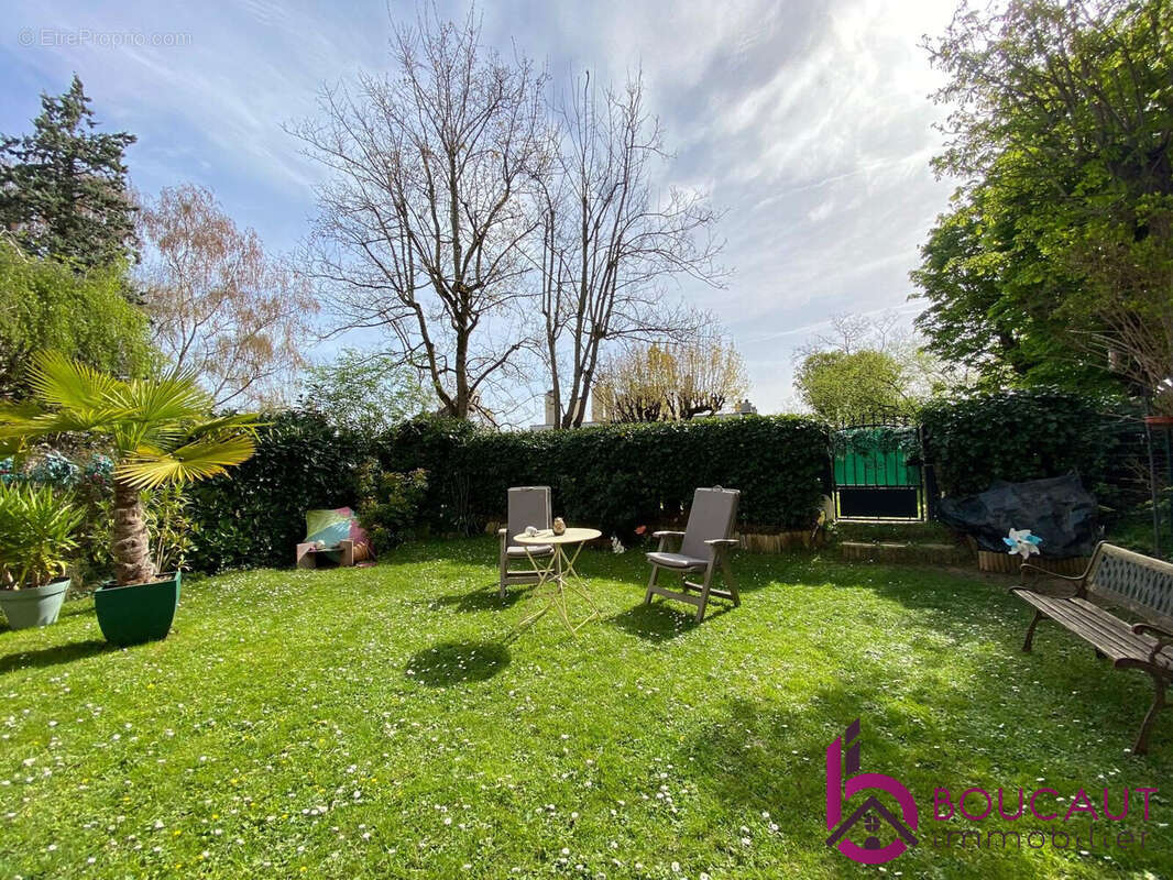 Appartement à LE PLESSIS-ROBINSON