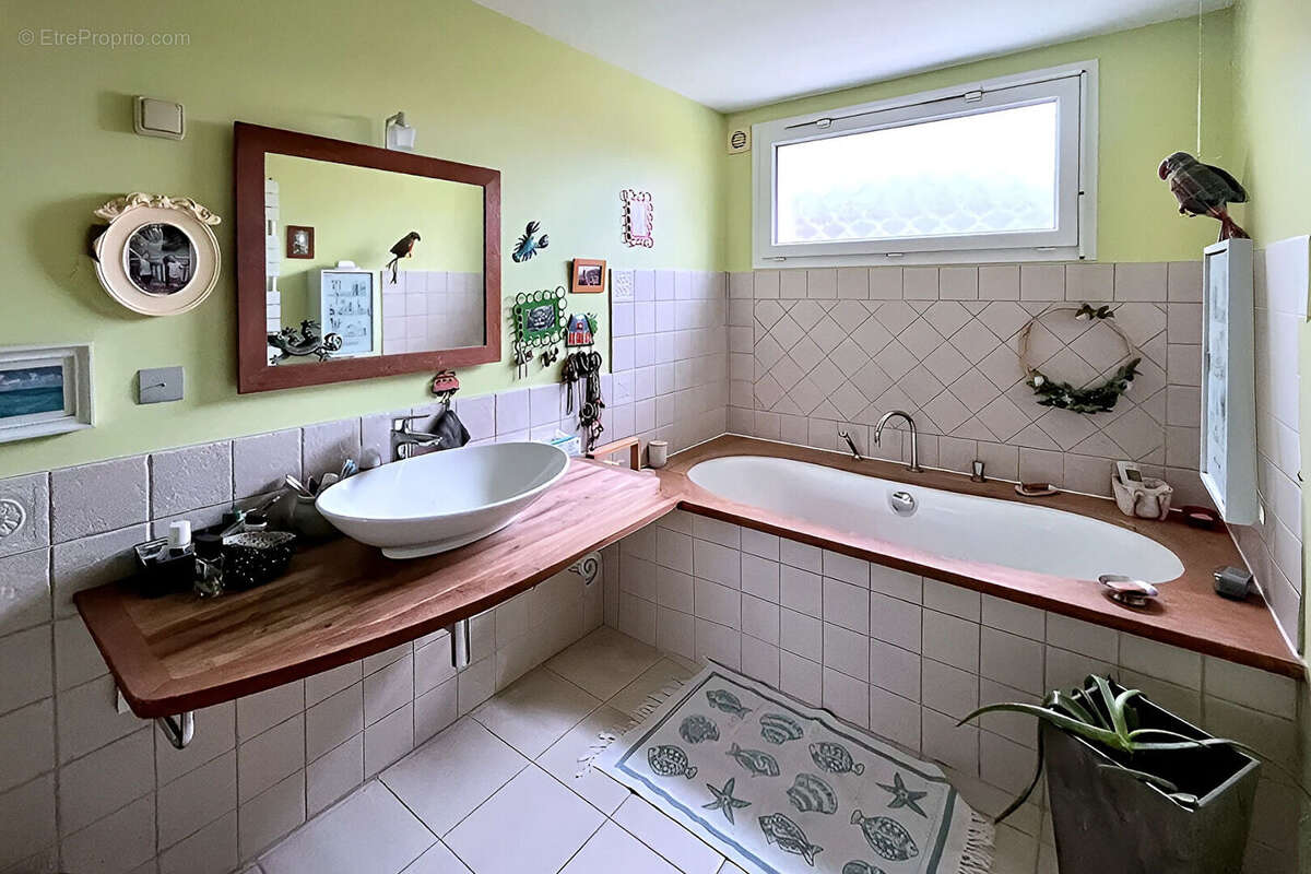 Maison à SAINTE-SOULLE