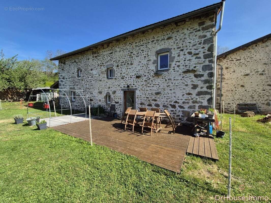 Maison à CUNLHAT