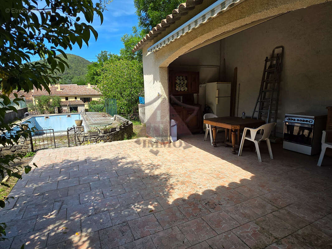 Maison à ROBIAC-ROCHESSADOULE