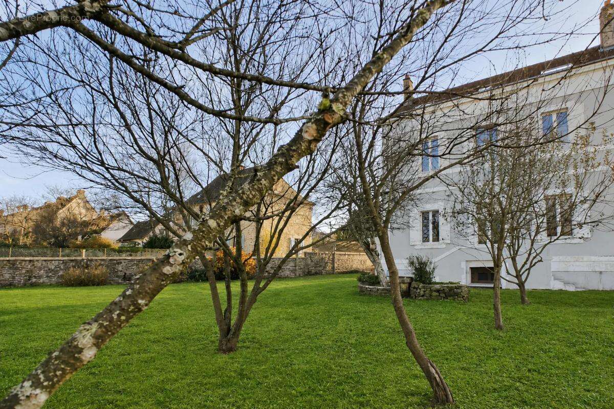 Appartement à SAINT-YRIEIX-LA-PERCHE