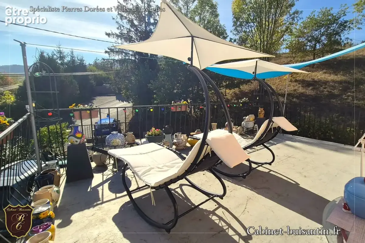 Maison avec terrasse et jardin arboré - photo 5